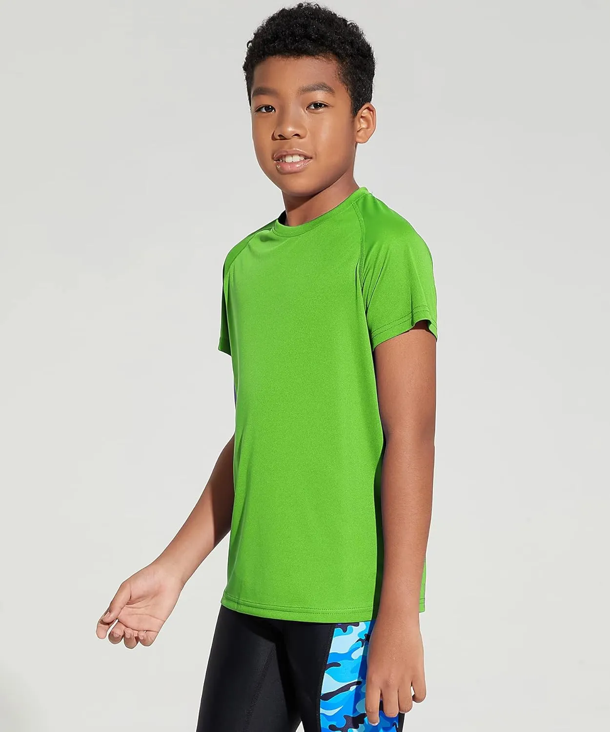 DEVOROPA Youth Boys Rash Guard Toddler Swim Shirts Short Sleeve Sun Shirts Lightweight Quick Dry UPF 50  Kids Surf Swimsuit
