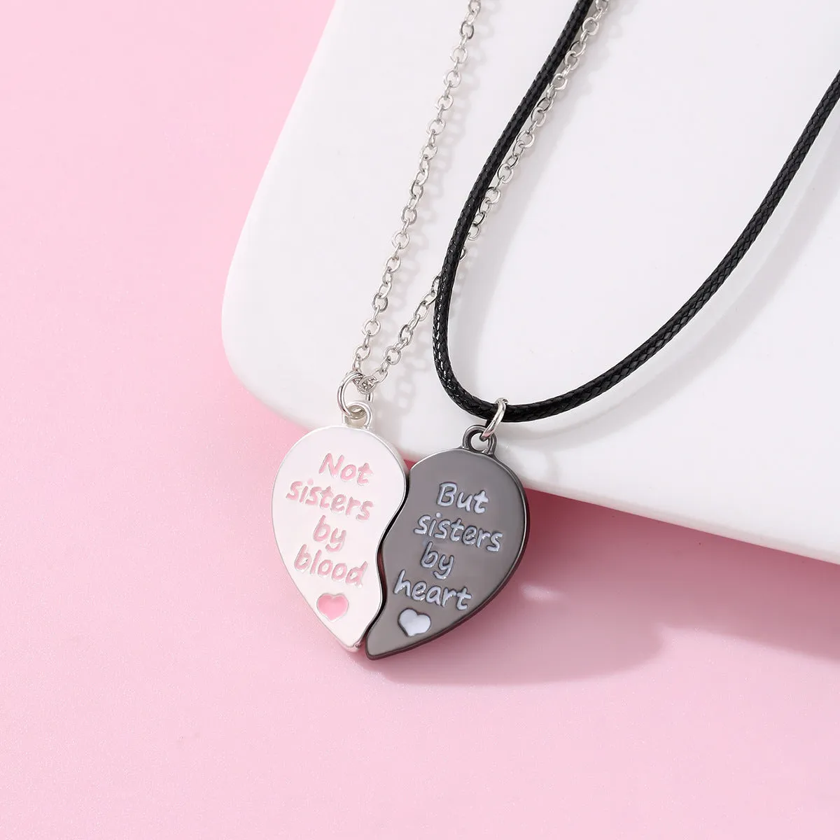 Magnetic Hearts Best Friends Necklaces Gift Set