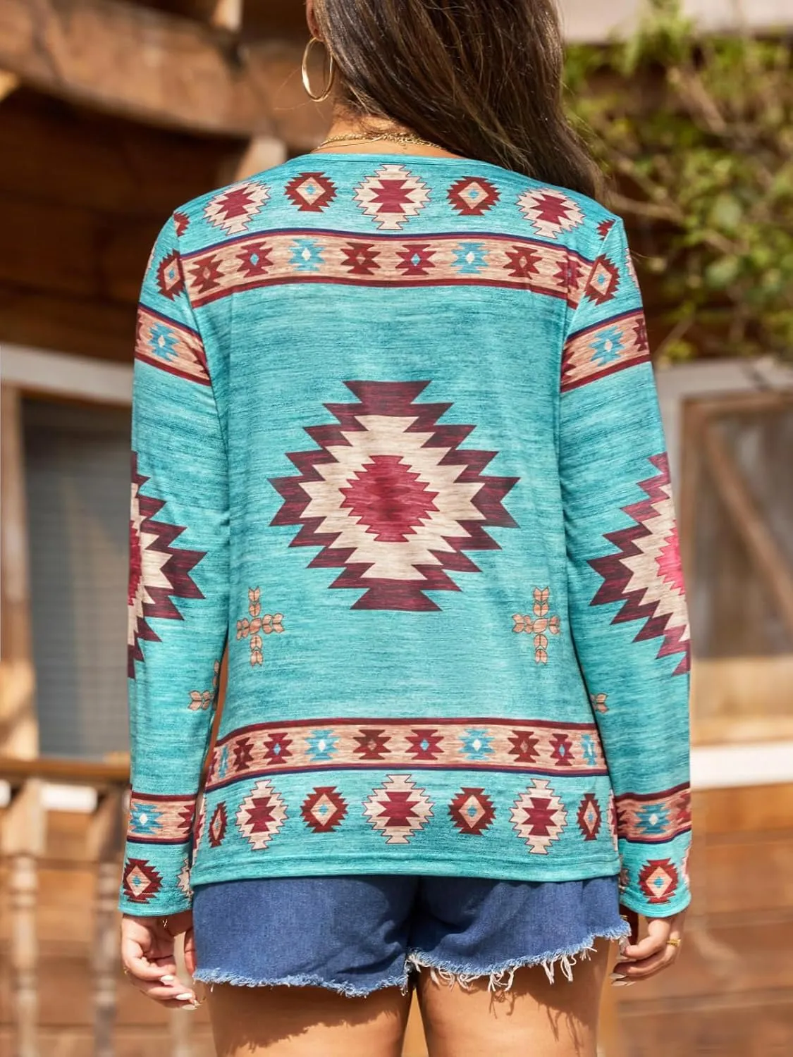 Womens Long Sleeve T Shirts Aztec Cow Print Western Henley Tops Ladies Graphic Tees Casual V Neck Loose Fit Blouse